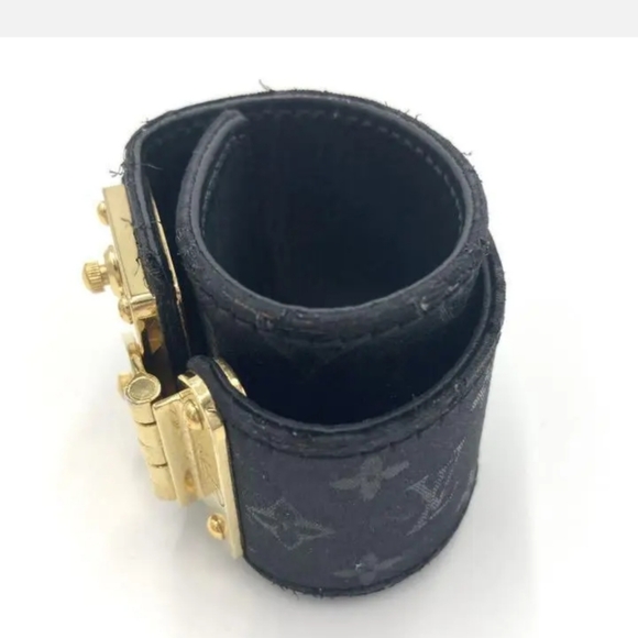 ๐ RARE LOUIS VUITTON CUFF BRACELET Black with Gold hardware..stunning!! ๐ค๐ค๐ค - Picture 7 of 9